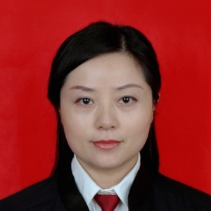 лʦ